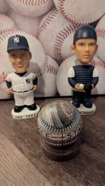 ⚾Jorge Posada Joe Torre Bobblehead & "Unforgettaball" Stadium souvenir baseball⚾